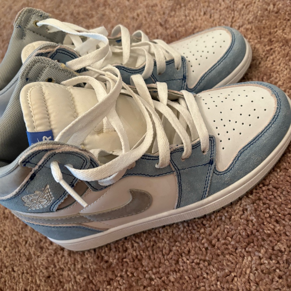 Air Jordan 1’s High Hyper Royal Smoke Grey White